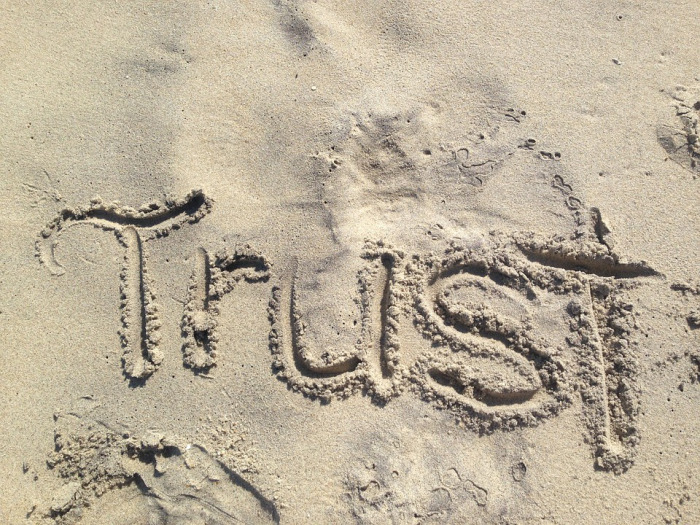 trust-1418901_960_720 (1)